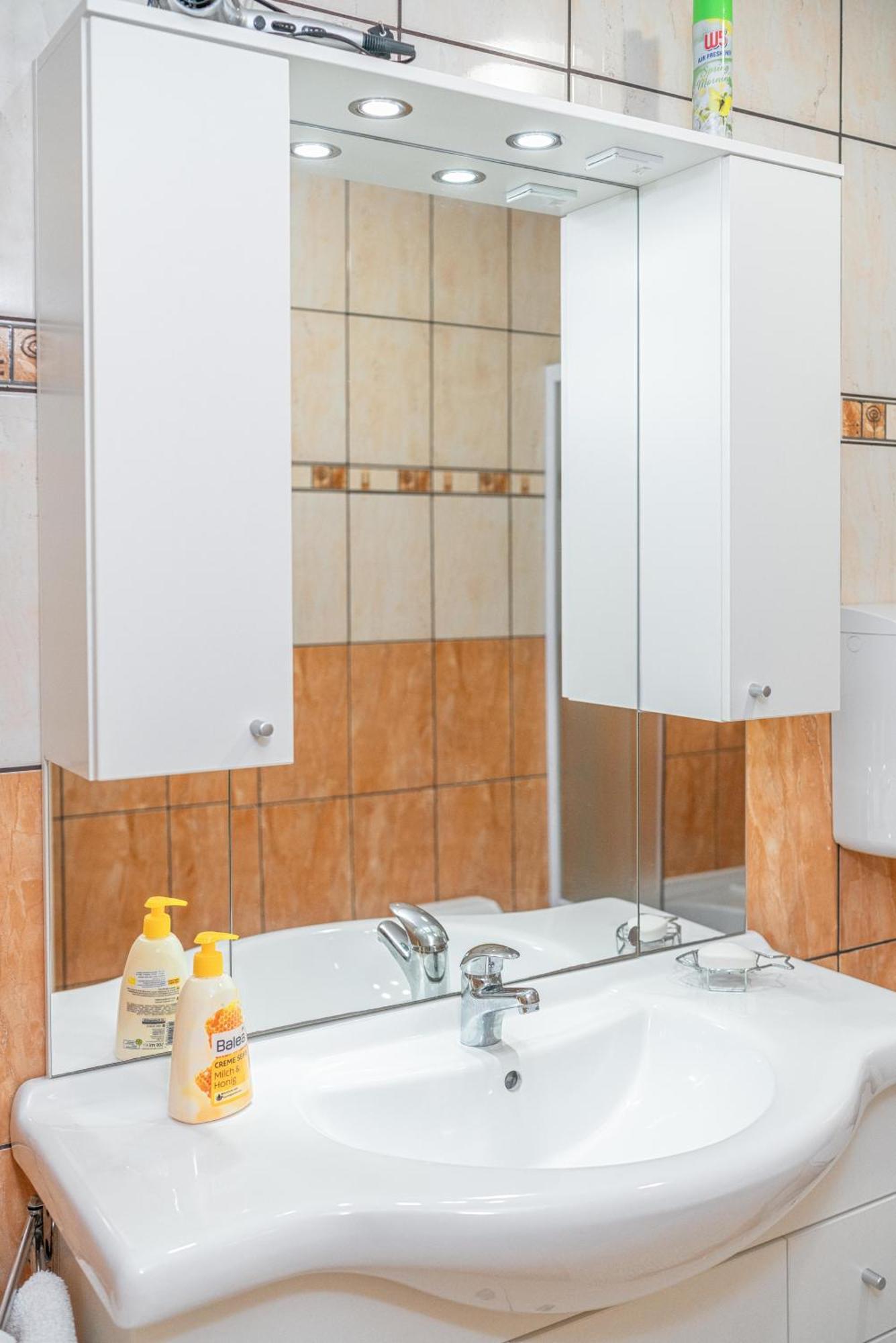 Adria Sun Apartments โวดีเซ ห้อง รูปภาพ