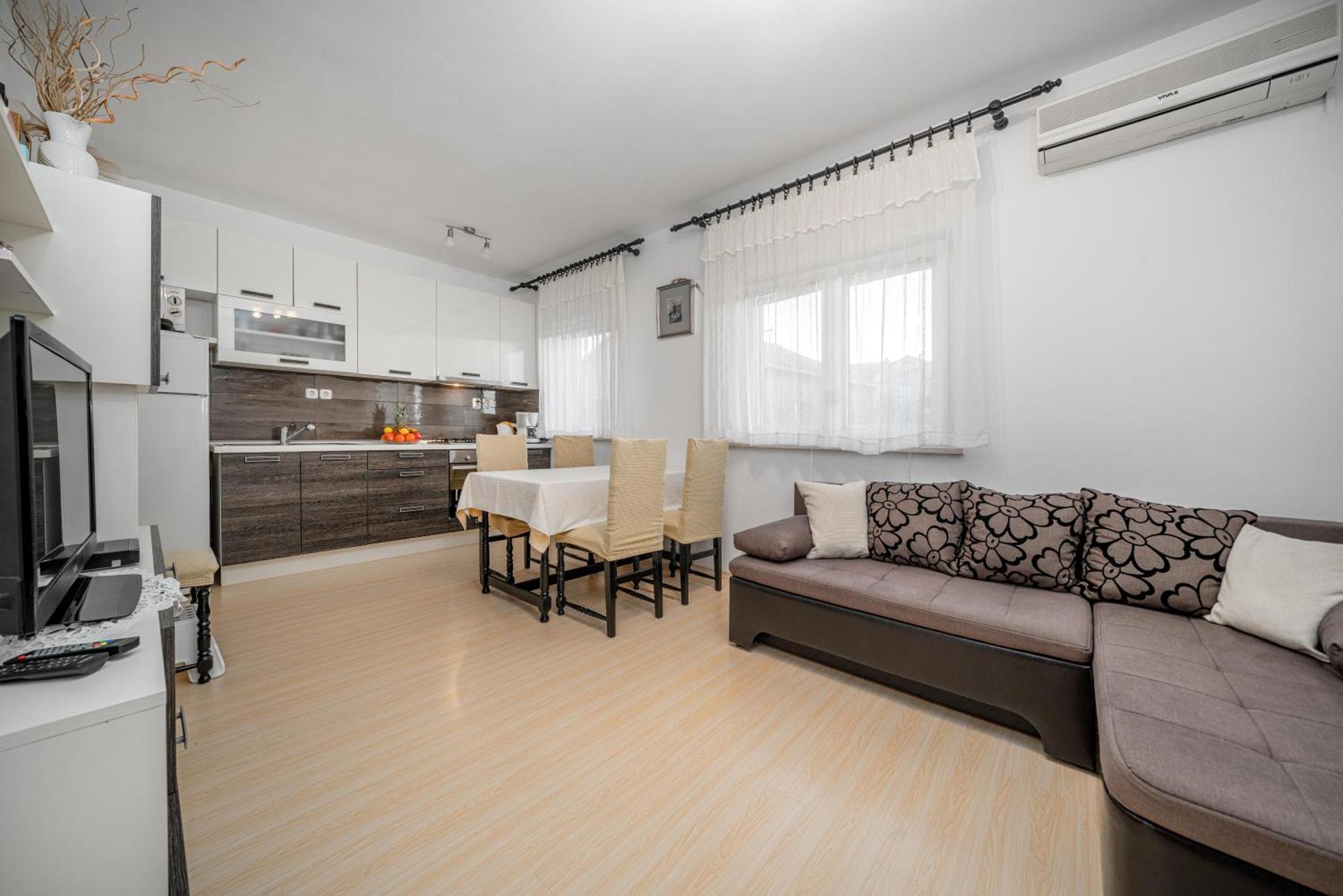 Adria Sun Apartments โวดีเซ ห้อง รูปภาพ
